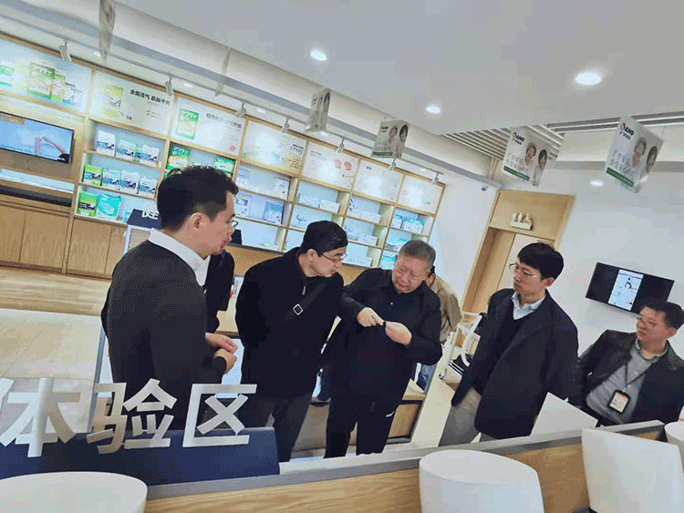 原杭州市副市長(zhǎng)沈堅(jiān)一行到訪(fǎng)丁橋展廳