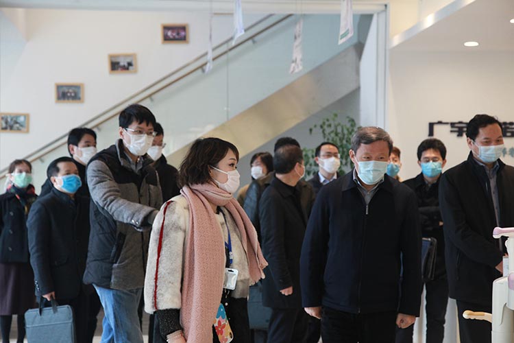 省政協(xié)副主席孫景淼到訪丁橋展廳